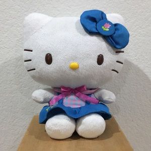 ❣️RARE HELLO KITTY❣️COLLECTION BY SANRIO HARD TO FIND PRETTY CUTE PLUSH TOY .